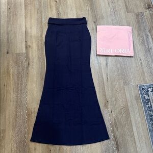 ReoRia Navy Maxi Skirt